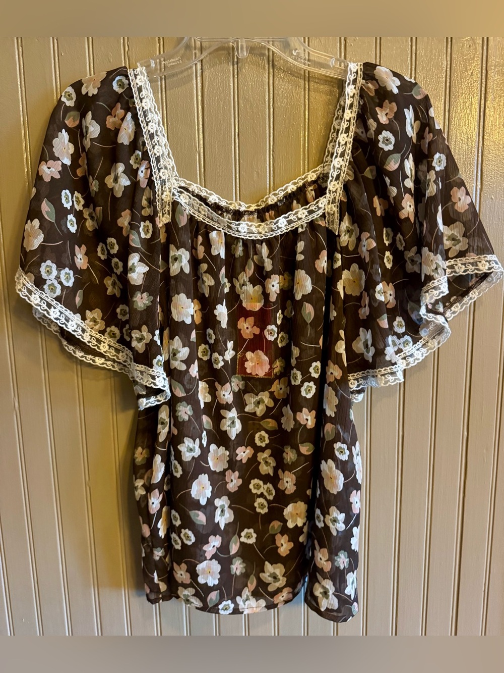 Women’s Floral Off-Shoulder Blouse with Lace Trim - Brown Candies New with tags
